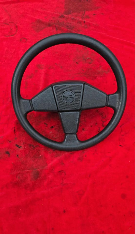 Opel Kadett E GSI ASCONA LENKRAD