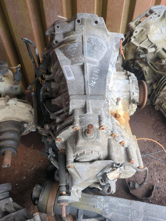 Audi A6 2.6 V6 Getriebe 33522800 1050401406