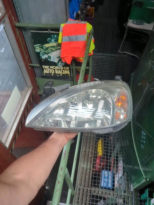 Opel Corsa C Scheinwerfer links