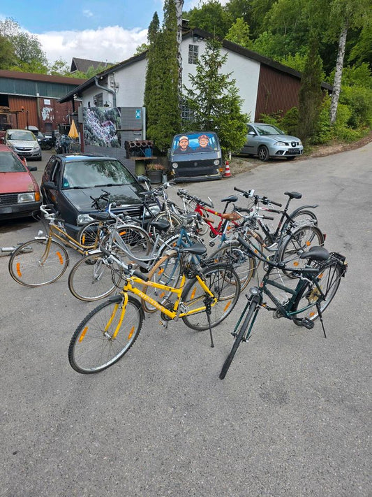 Fahrräder zu verkaufen