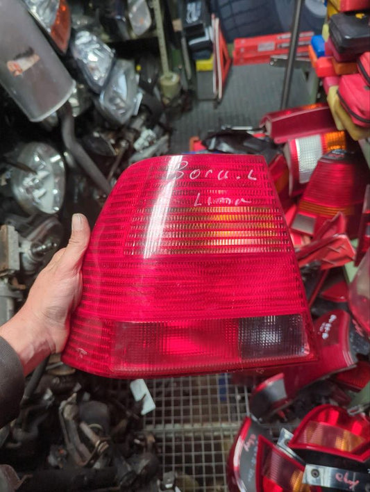 VW Bora Rücklicht links