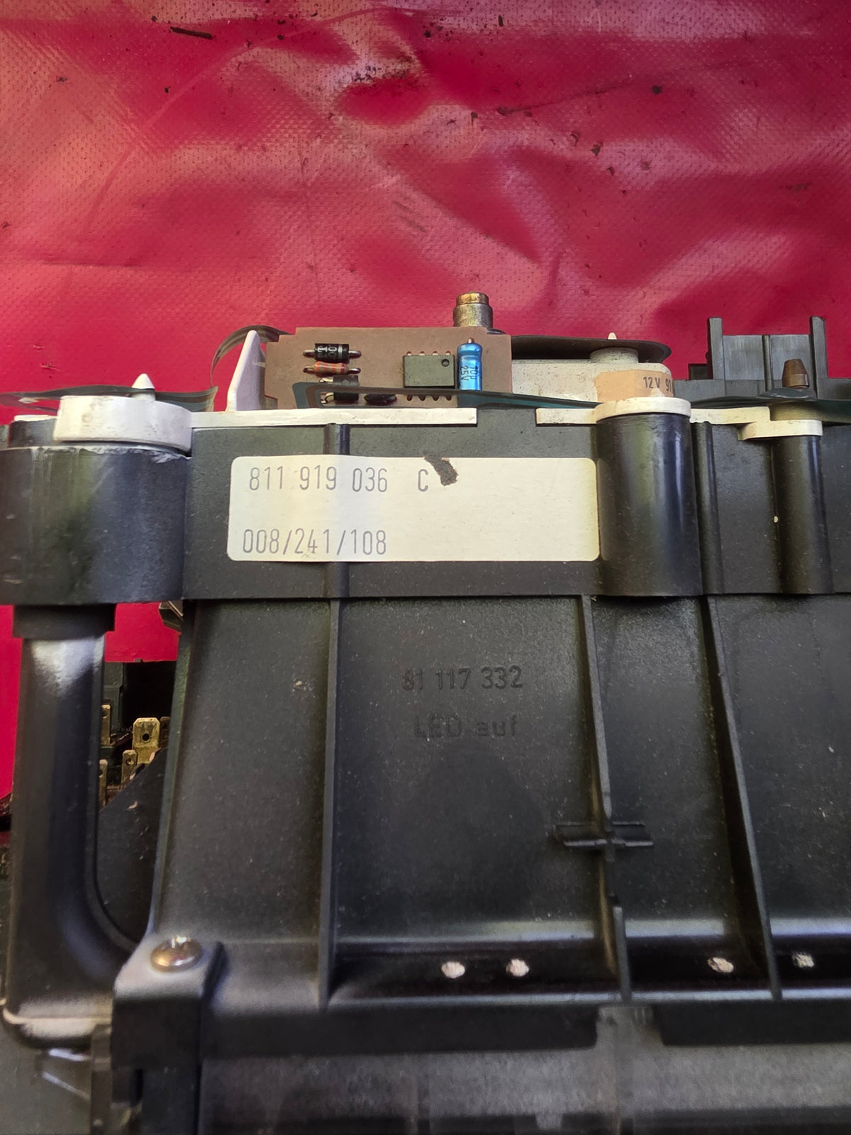 Audi 80 coupe typ81 Tacho mit Drehzahlmesser blau 811919036c