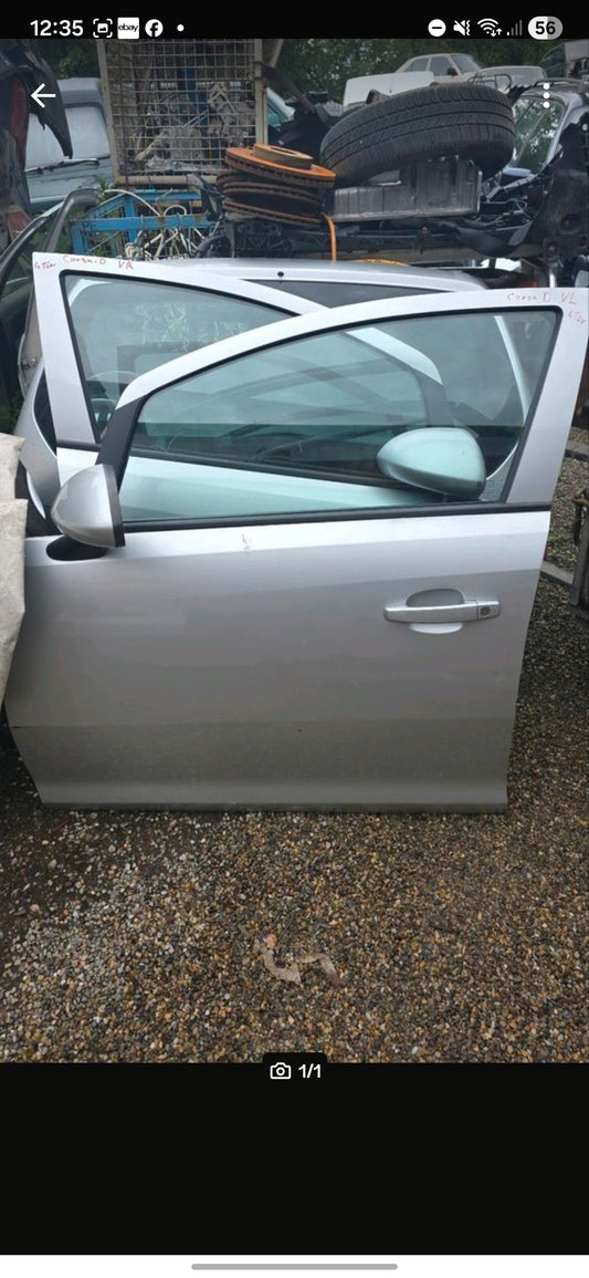 Corsa d türe vorne rechts 4türer Silber